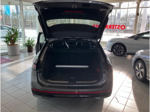 Volkswagen Passat Variant R-LINE 2.0TSI DSG 4M ACC.5J-G.AHK.AREA-VIEW.NAVI+VC.HARMAN.HUD