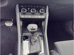 Skoda Karoq SOFORT VERFÜGBAR! Sportline DCC Pano AHK Kamera eHeck