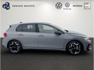 Volkswagen Golf VIII 1.5 eTSI DSG R-Line AHK+PANO+360°KAM+