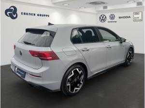 Volkswagen Golf VIII 1.5 eTSI DSG R-Line AHK+PANO+360°KAM+