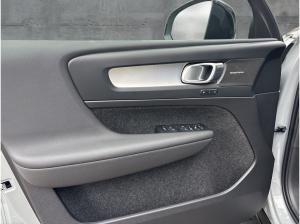 Volvo XC40 B3 2WD Plus Dark (EURO 6e) Klima