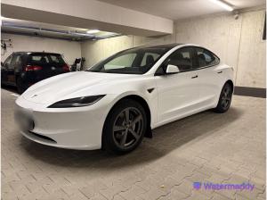 Tesla Model 3 Hinterradantrieb