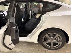 Tesla Model 3 Hinterradantrieb
