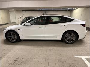 Tesla Model 3 Hinterradantrieb