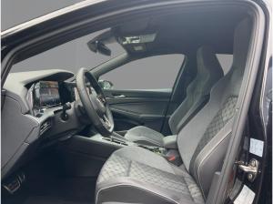Volkswagen Golf VIII R-Line 2.0 TSI DSG ACC/KAMERA/LED