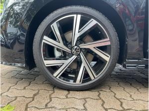 Volkswagen Golf VIII R-Line 2.0 TSI DSG ACC/KAMERA/LED