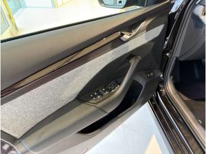 Skoda Octavia Combi Tour 2.0 TDI SOFORT VERFÜGBAR! ACC AHK Navi 360° eHeck Matrix