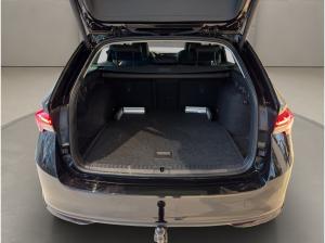 Skoda Octavia Combi Tour 2.0 TDI SOFORT VERFÜGBAR! ACC AHK Navi 360° eHeck Matrix