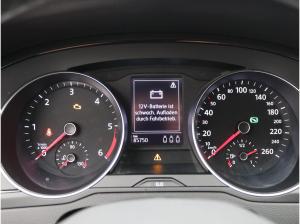 Volkswagen Passat Variant 2.0 TDI DSG / Navi, LED, RFK, ACC