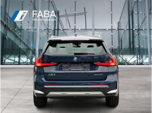 BMW iX1 xDrive30 xLine DAB LED Komfortzg. Shz