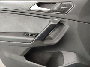 Volkswagen Tiguan 2.0 TSI DSG 4M. Akrapovic Harman Kardon Black Style Pano Navi FrontAssist IQ.Light DAB+