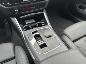 BMW 320 320i Touring M-SPORT INNOV. ACC, AHK, PANO. UVM.