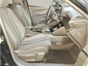 Peugeot 2008 1.2 136 Allure SICHT | NAVI | ALLWETTER