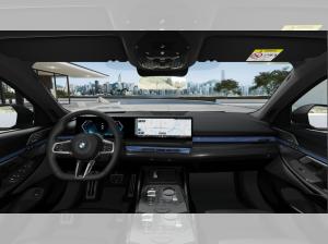 BMW i5 xDrive40 Touring ab 08/2026 als Vorführwagen!