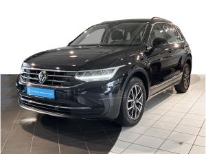 Volkswagen Tiguan 2.0 TDI Life DSG AHK Ganzjahresreifen Rear View