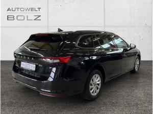 Skoda Superb 2.0 TDI Essence SHZ KAMERA NAVI ACC LED