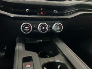 Skoda Superb 2.0 TDI Essence SHZ KAMERA NAVI ACC LED