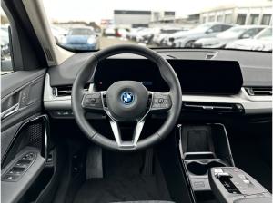 BMW iX1 eDrive20 DAB LED Komfortzg. Parkassistent