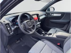 Volvo XC40 B3 Benzin Core 19'' ACC LED Rückfahrkam. DAB SHZ LenkradHZG