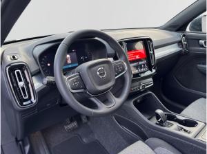Volvo XC40 B3 Benzin Core 19'' ACC LED Rückfahrkam. DAB SHZ LenkradHZG