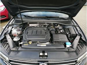 Volkswagen Passat Variant Business 2.0 TDI DSG / Navi, LED