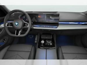 BMW i5 eDrive40 M Sportpaket *NEUJAHRSAKTION*