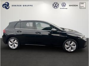 Volkswagen Golf VIII 1.5 eTSI DSG Style AHK+NAV+HUD+KESSY++