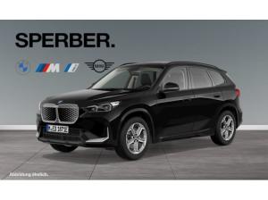 BMW iX1 eDr.20, Panoramadach,Premium Pkt.,AHK,Lenkradhzg.,uvm.
