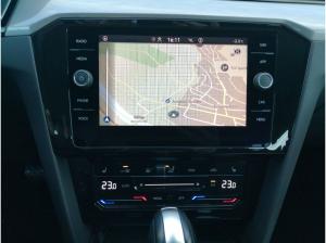 Volkswagen Passat Variant Business 2.0 TDI DSG / Navi, LED