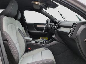 Volvo XC40 XC40+B3+PlusDark+E-Sitze+BLIS+19"GJR+R-Kamera+++