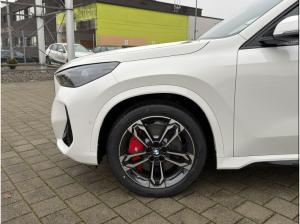 BMW iX1 eDrive20 M-PRO / 0,25% Versteuerung / SOFORT ZUSCHLAGEN