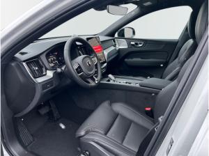Volvo XC60 B5 Benzin AWD Ultra Black Edition *keine 0,5%*
