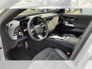 Mercedes-Benz E 300 de 4M T AMG+Night+Luft+20"+Softcl+SuperScr