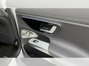 Mercedes-Benz E 300 de 4M T AMG+Night+Luft+20"+Softcl+SuperScr