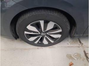 Volkswagen Golf VIII FL 1.5 TSI DSG - Goal - AHK Kamera ACC LED