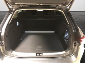 Skoda Superb Combi 2.0 TDI DSG Selection AHK NAVI AHK NAVI LED