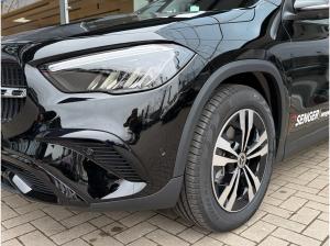 Mercedes-Benz GLA 180 d Progressive Distronic Panorama 360°-K.