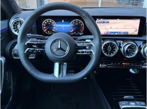 Mercedes-Benz A 200 Limousine AMG Distronic Multibeam Panorama