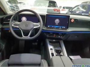 Volkswagen Passat 1,5 l eTSI Business DSG AHK KAM ACC APP
