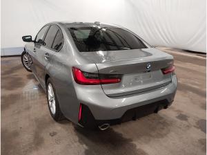 BMW 330 i xDrive M Sportpaket verf. ab 03/2026*Glasdach*ACC*360 Kamera* uvm.