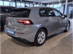 Volkswagen Golf VIII 1.5 eTSI Life DSG Ganzjahresreifen Navi