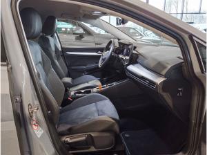 Volkswagen Golf VIII 1.5 eTSI Life DSG Ganzjahresreifen Navi