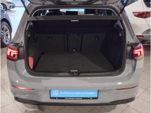 Volkswagen Golf VIII 1.5 eTSI Life DSG Ganzjahresreifen Navi