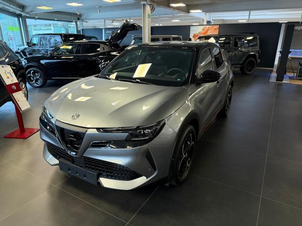 Alfa Romeo Junior Speciale 1.2 VGT 48V-Hybrid DCT in 6 Varianten  Verfügbar Abholung Mannheim