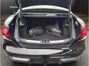 Audi e-tron GT RS performance  / Aktivfahrwerk / Carbon / Keramik