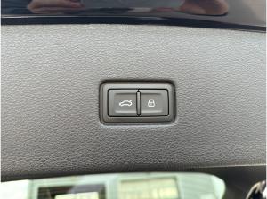 Audi Q8 SUV S line business TFSI e qu. tiptr. PANO 23