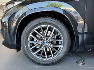 BMW X1 sDrive20d M-Sportpaket AHK/HUD/Massage/ACC/Qi
