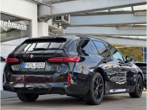 BMW 520 520d Touring M-Sportpaket-Pro AHK/Panorama/ACC