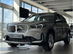 BMW iX1 xDrive30 AHK/18-Zoll-LM/AdaptLED/RFK/KomfZug.