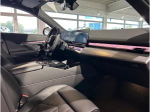 BMW 520 520d Touring M-Sportpaket AHK/HUD/DrivAssi-PROF